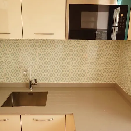 Surfers Retreat (adults Only) *