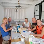 אכסניה Surfers Retreat (adults Only) *