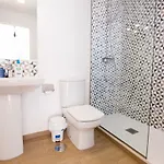 Surfers Retreat (adults Only) * קורלחו