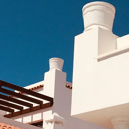 Surfers Retreat (adults Only) * Коральео