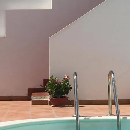 Hostal Surfers Retreat (adults Only) *