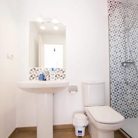 Surfers Retreat (adults Only) Хостел *
