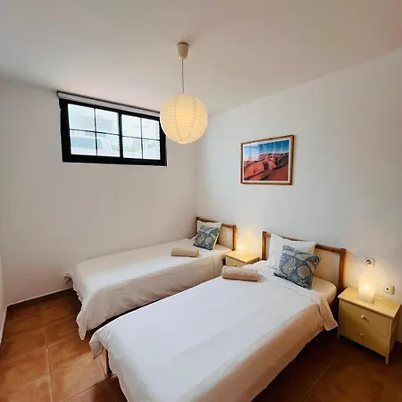 Хостел Surfers Retreat (adults Only) *