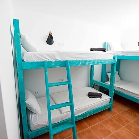 Surfers Retreat (adults Only) Коральео