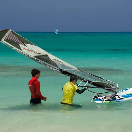 Хостел Surfers Retreat (adults Only) Коральео