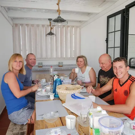 Хостел Surfers Retreat (adults Only) *