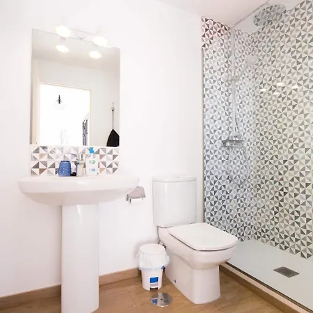 Surfers Retreat (adults Only) Хостел *